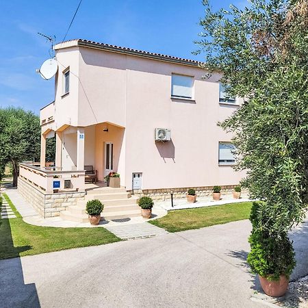 Holiday Home Ive By Interhome ペトルチャネ エクステリア 写真