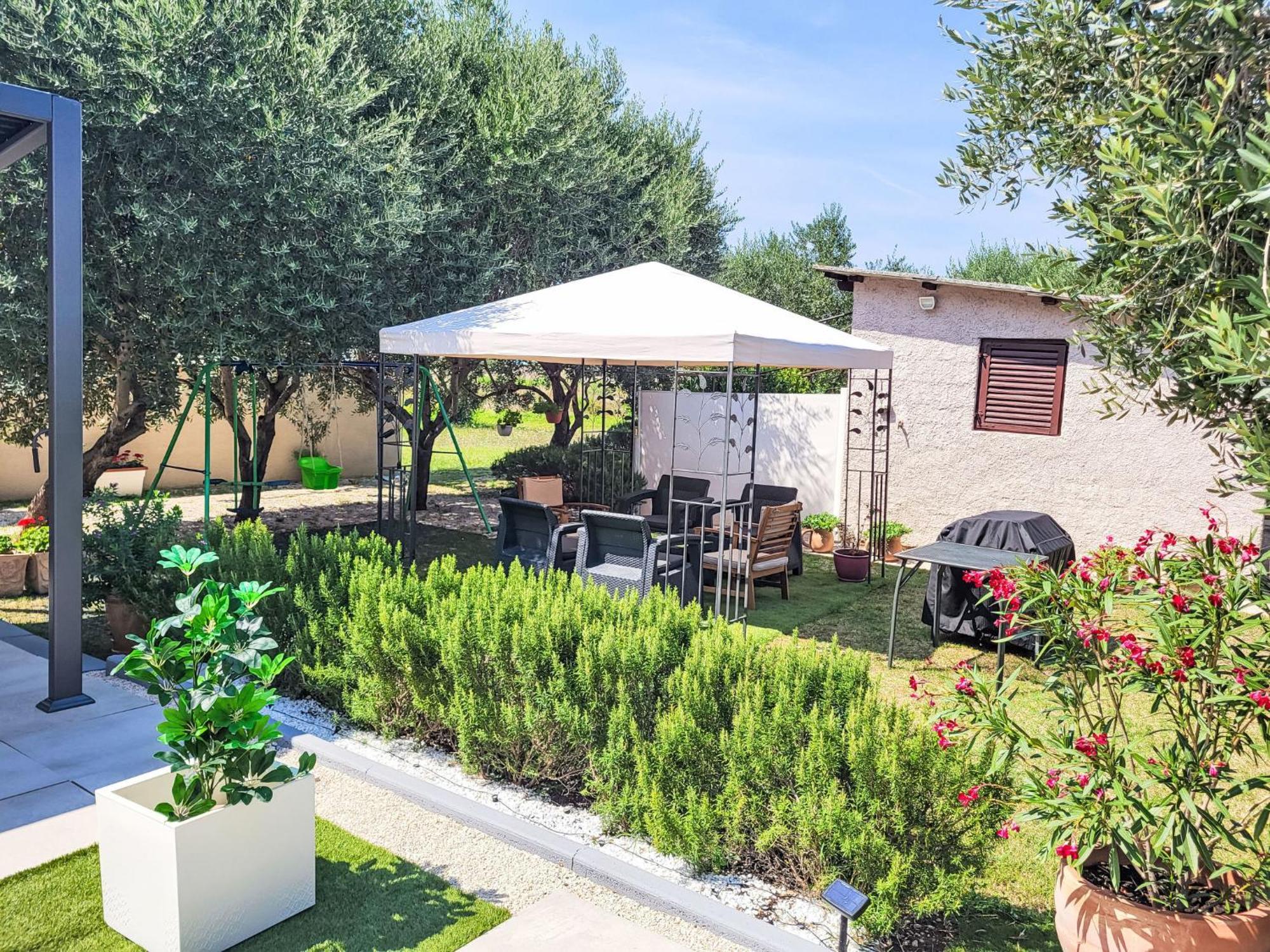 Holiday Home Ive By Interhome ペトルチャネ エクステリア 写真