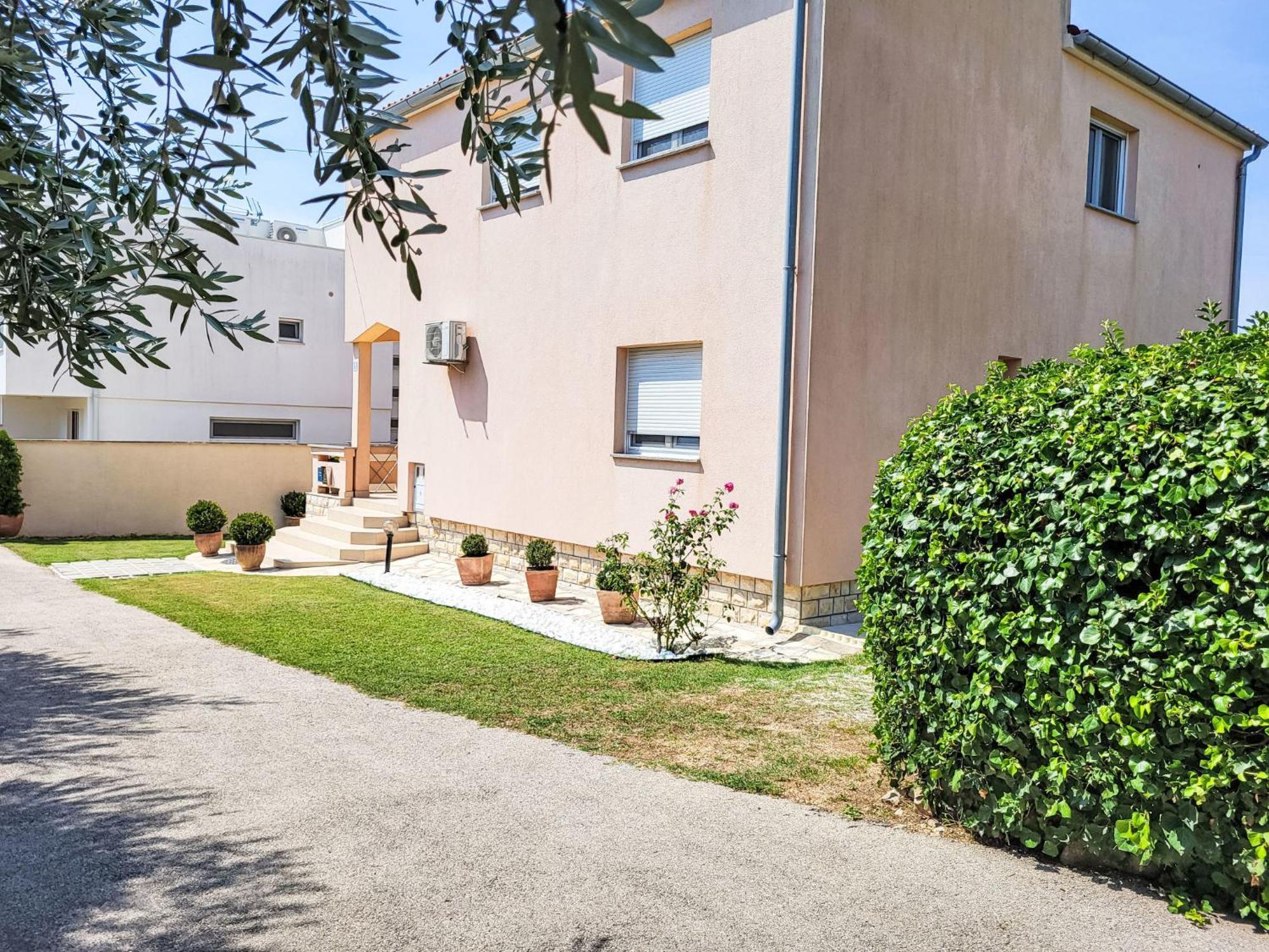 Holiday Home Ive By Interhome ペトルチャネ エクステリア 写真